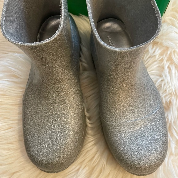 Bottega Veneta Puddle Boots - Picture 3 of 6